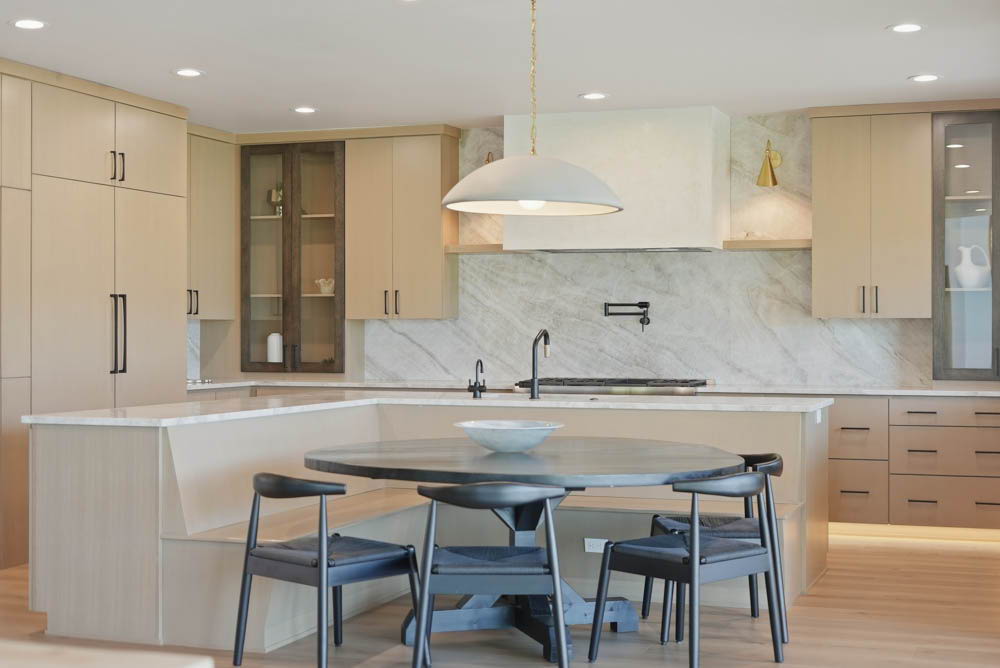 Main kitchen marble backsplash